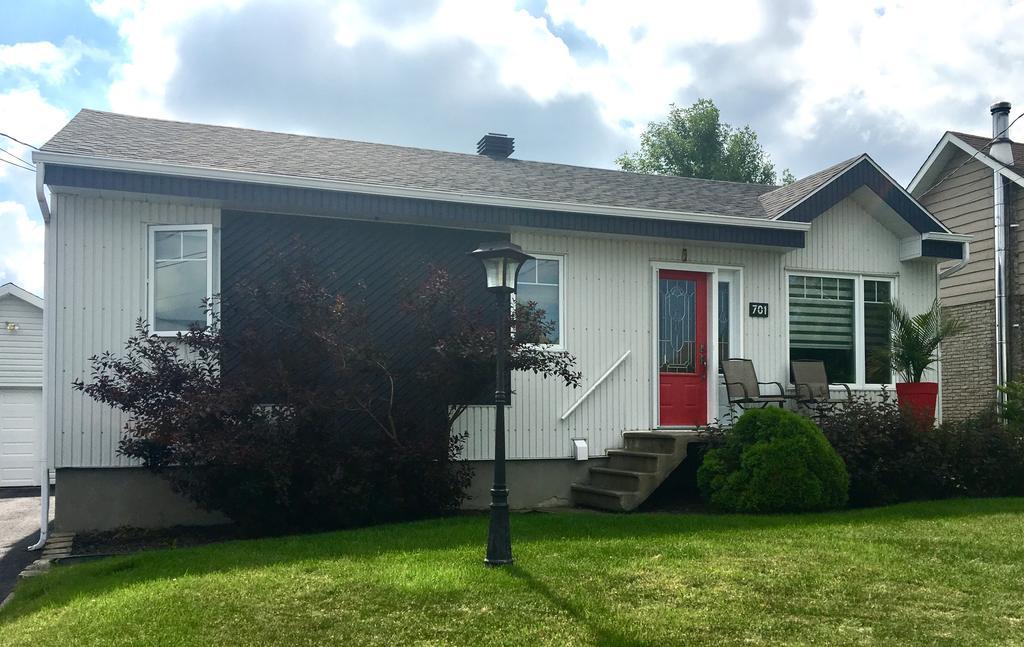 Champ Soleil Bed & Breakfast Metabetchouan-Lac-a-la-Croix Exterior photo